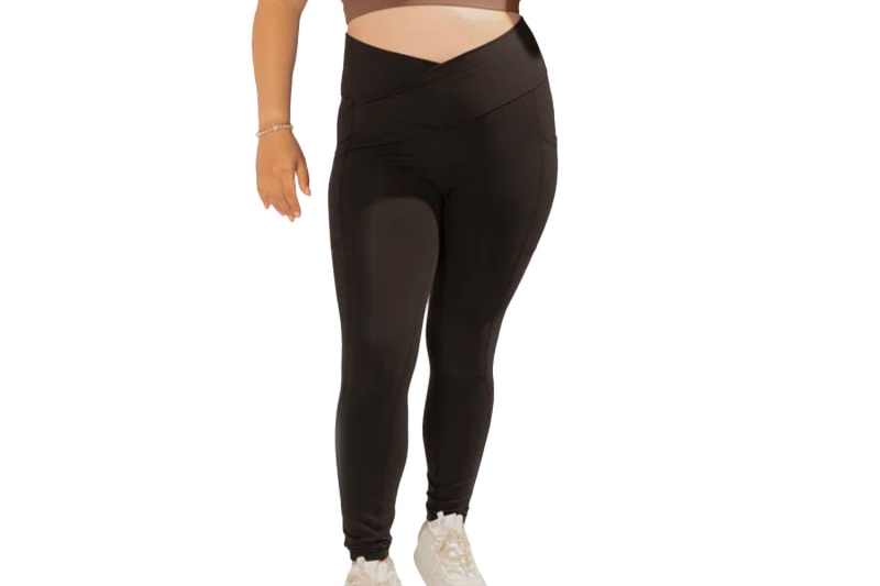 Looking for the best plus-size leggings that work with your busy life? Our fashion experts found the 10 best pairs for working out and working. These leggings from Amazon, Athleta, and other trusted brands have pockets, aren’t see-through, stay up, and don’t chafe.
