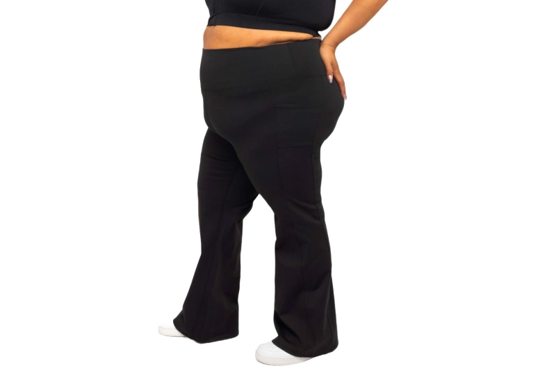 Looking for the best plus-size leggings that work with your busy life? Our fashion experts found the 10 best pairs for working out and working. These leggings from Amazon, Athleta, and other trusted brands have pockets, aren’t see-through, stay up, and don’t chafe.